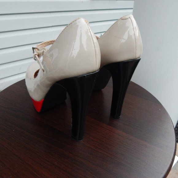 Red and Cream High Heel Stilettos - Picture 8 of 11